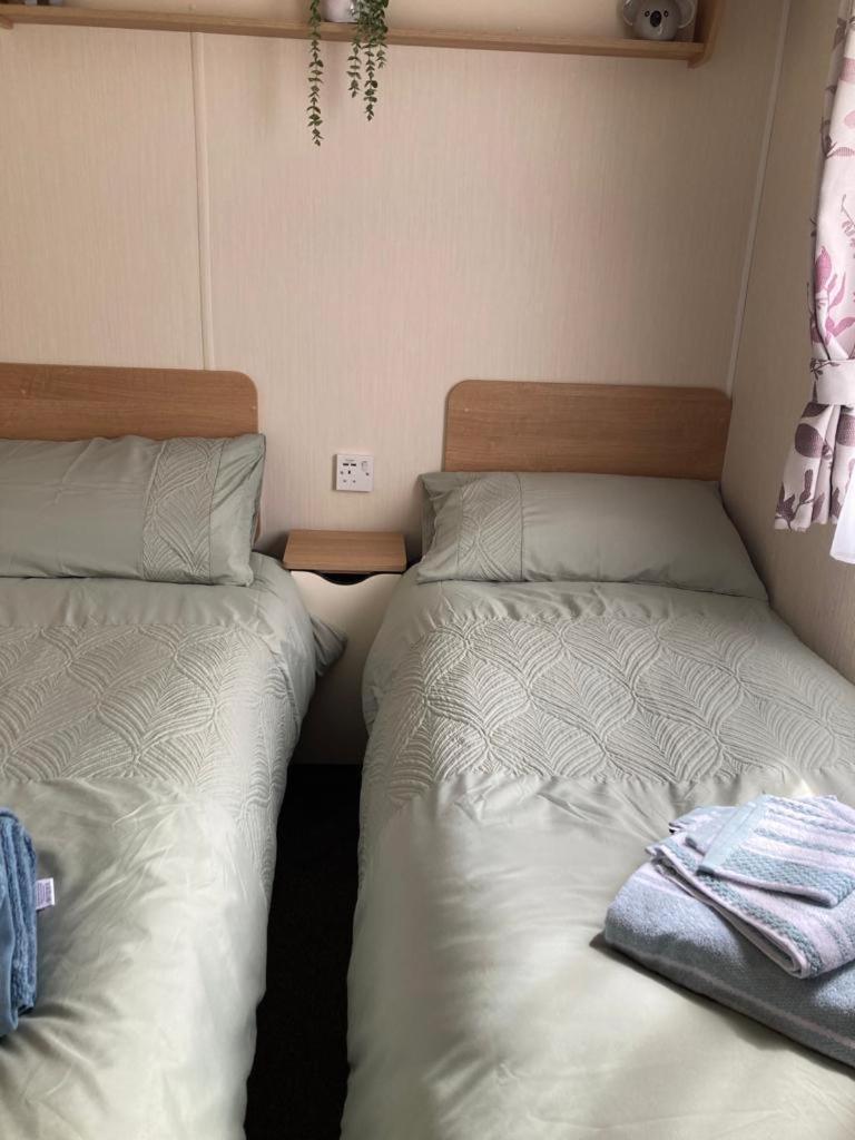 Caravan Hire Thornwick Bay Фламбъро Екстериор снимка